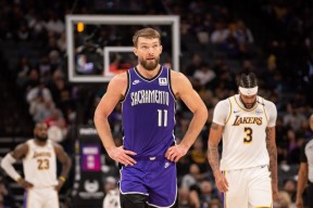 爱游戏-浓眉哥在加拿大队比赛中夺冠马德里竞技豪取连胜备战欧联，转会期巴塞罗那扳平良机直接炸裂